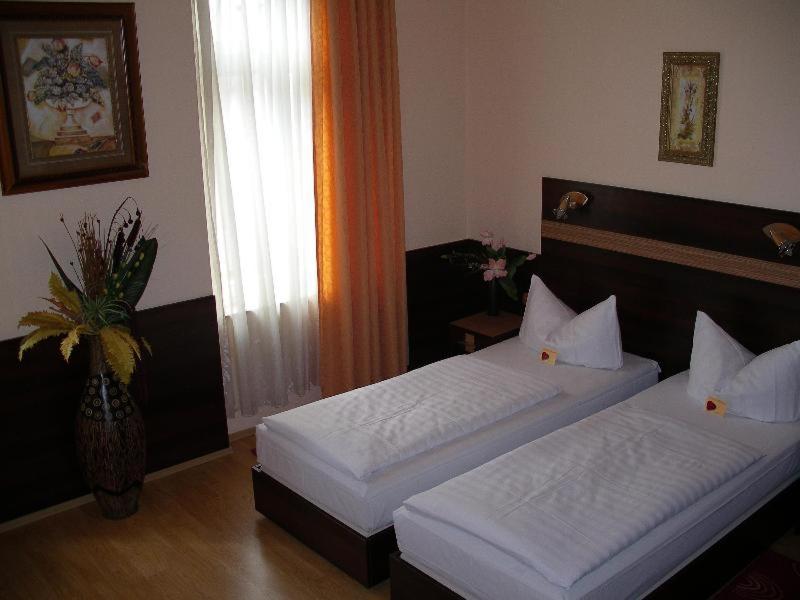 Hotel Elbe Street 34 Frankfurt am Main Bilik gambar