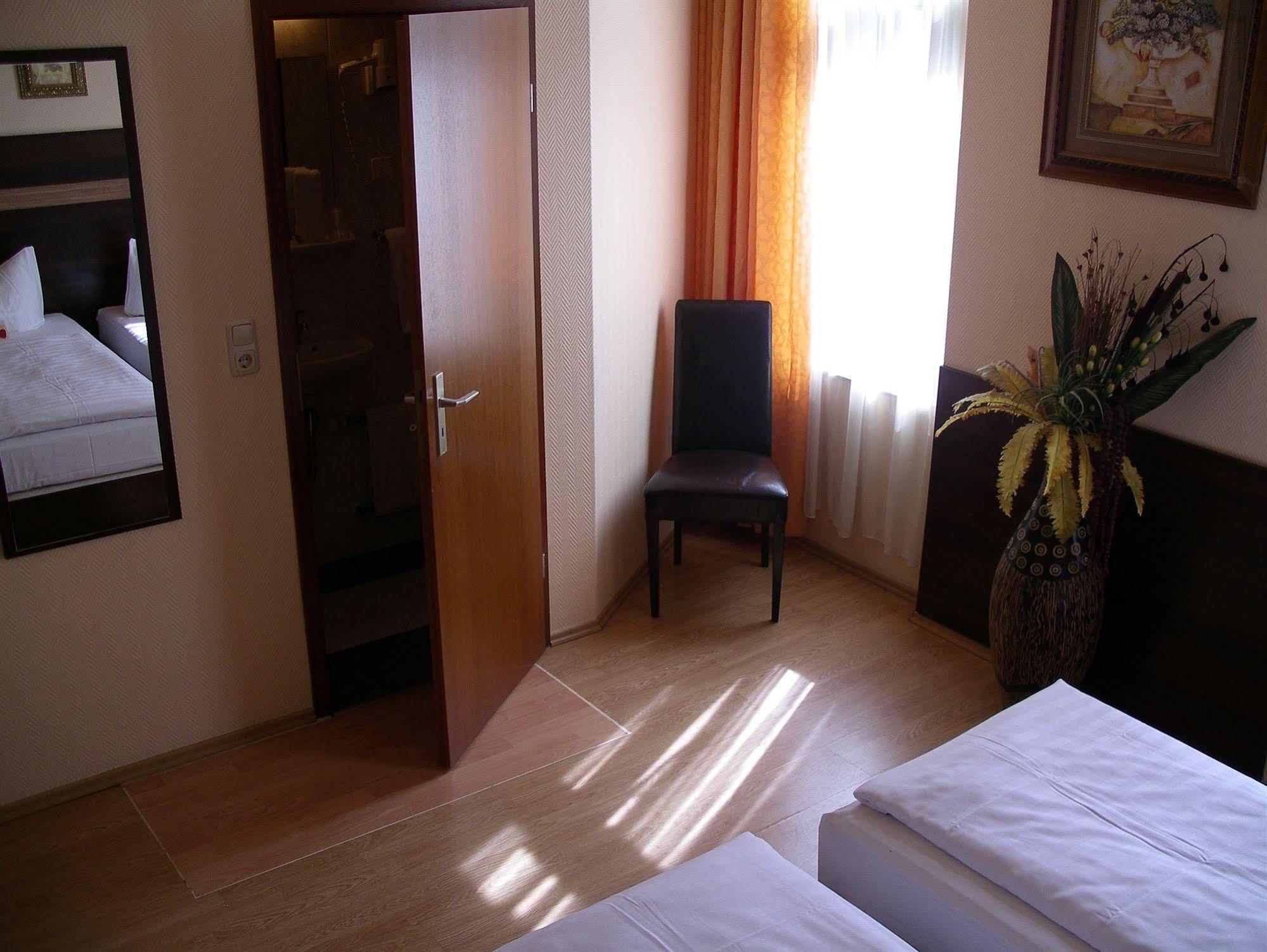 Hotel Elbe Street 34 Frankfurt am Main Luaran gambar