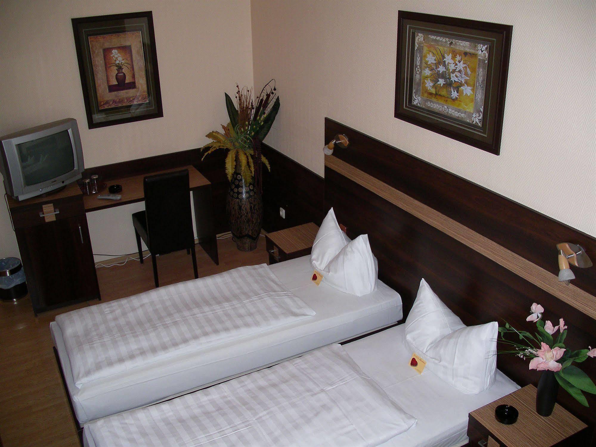 Hotel Elbe Street 34 Frankfurt am Main Luaran gambar